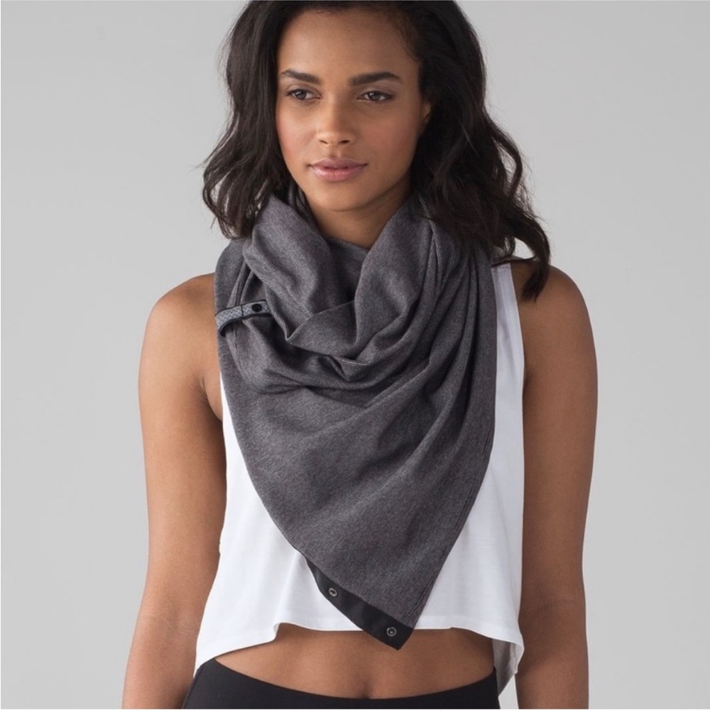 Lululemon Vinyasa Wrap / Scarf